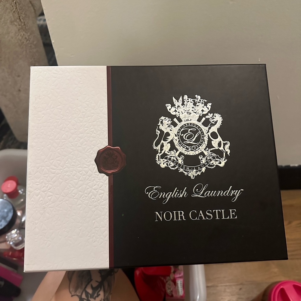 noir castle english laundry set
